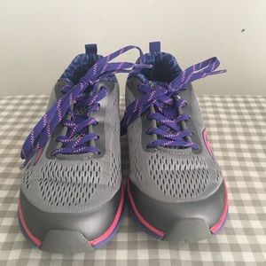 Saucony running sneakers